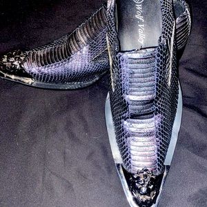 Men’s dress shoes size 9.5 U.S.